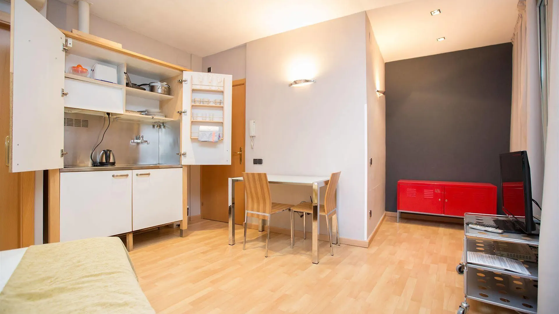ברצלונה Ainb Born Tiradors Apartments