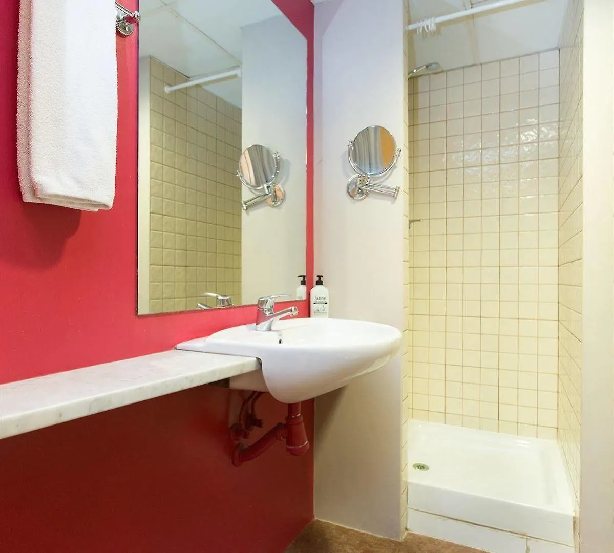 Ainb Born Tiradors Apartments Barcelona Spanien